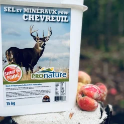Bucket of salt and minerals for deers - 15 kg